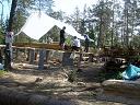 Tapsa, Jude ja Olli ihmettelem�ss� kulmasalvosta.